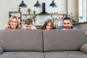 Lire la suite à propos de l’article Un grand canapé sans casser la tirelire familiale, mission impossible ?